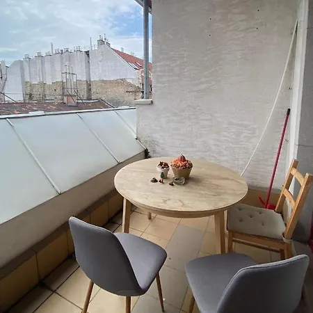 2 Bedroom 107 M2 Loft With Balcony Apartman